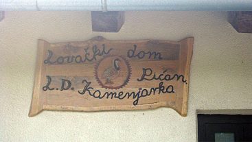 Lovački dom LD "Kamenjarka Pićan" Pićan Lovački dom LD "Kamenjarka Pićan" Pićan